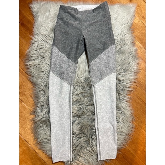 Outdoor Voices 7/8 Springs Legging Tri-tone Size XS - Picture 4 of 6